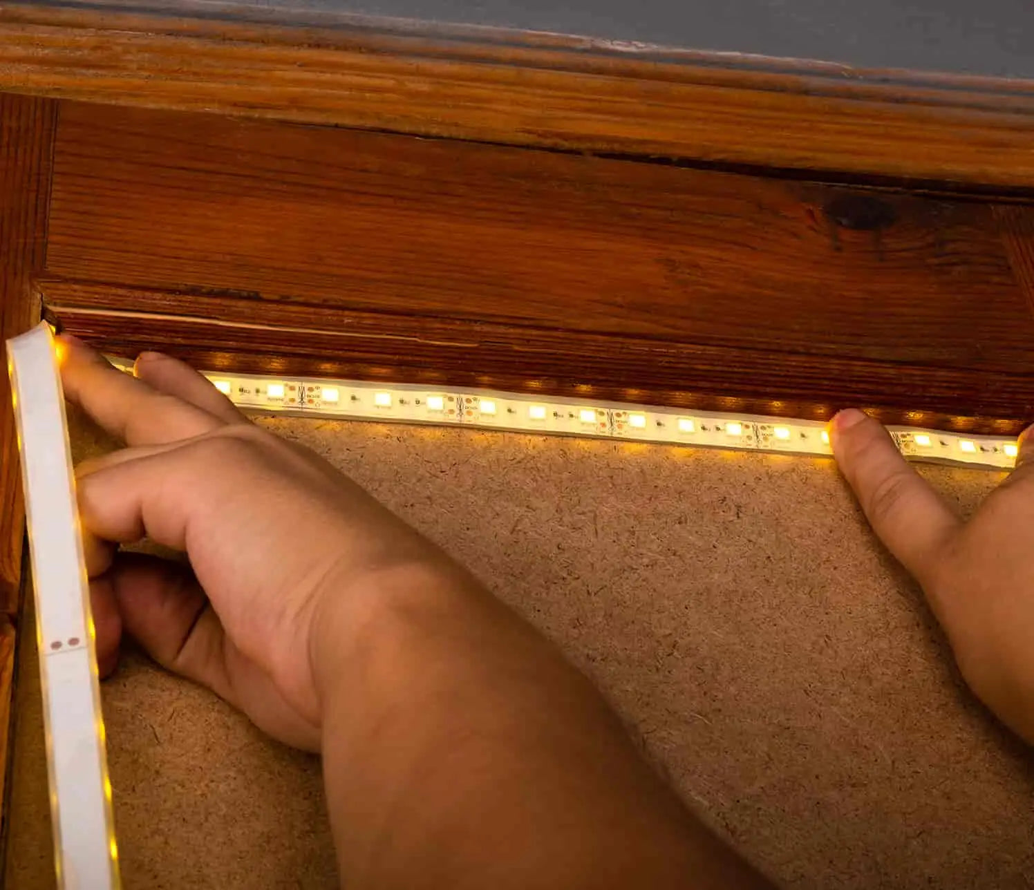 Philips MyCare Light Strip – 24 V Plug-&-Play – 5 m or 10 m – 2700 K / 4000 K / 6500 K (Cord Set Included)